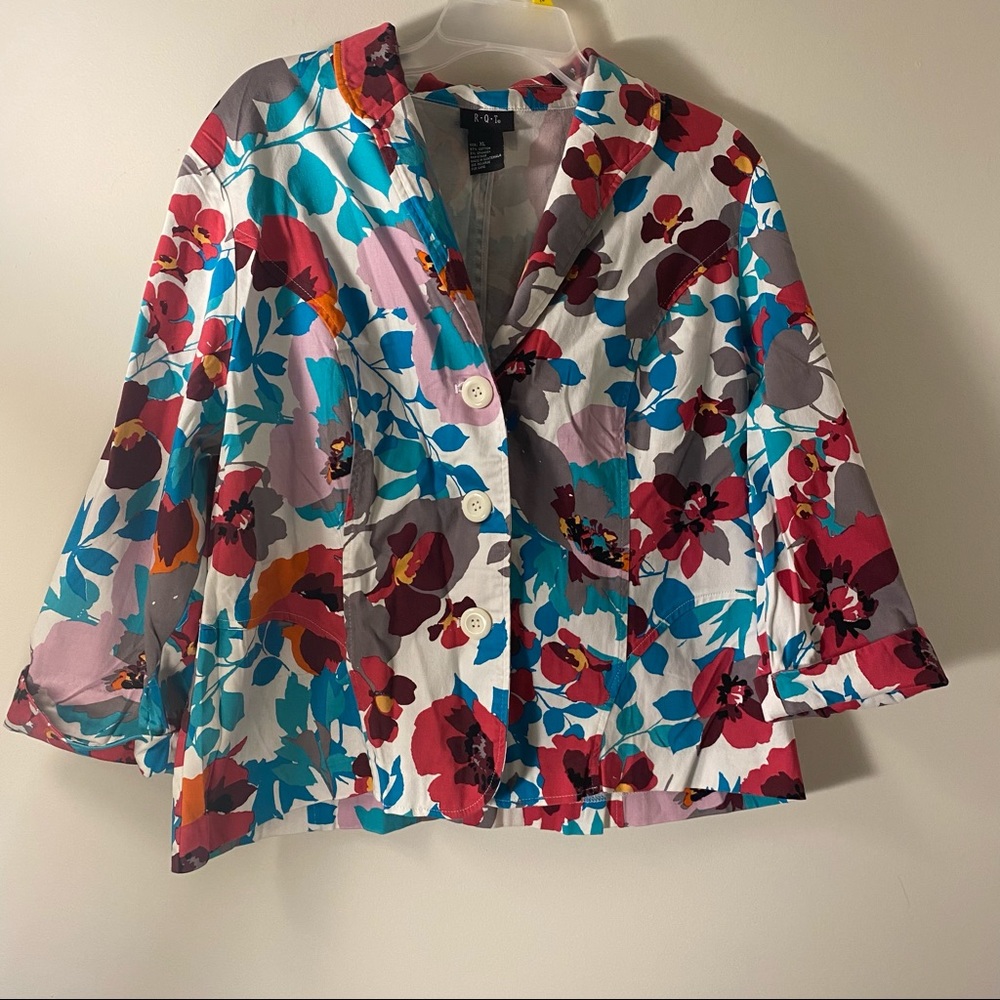 FLORAL BLAZER